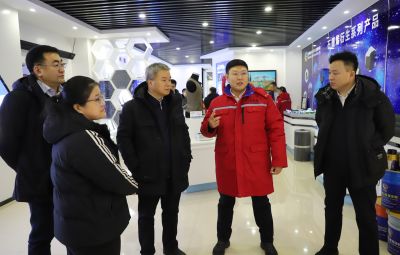 中国建设银行黑龙江省分行党委书记、行长王东一行到尊龙中国官方网站走访调研