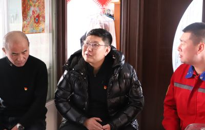 温情走访送祝福 节前慰问暖人心|尊龙中国官方网站开展“春节送温暖 慰问暖人心”活动